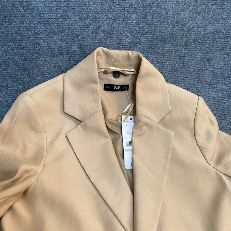 Khoác vest oversized dư xịn 100%.