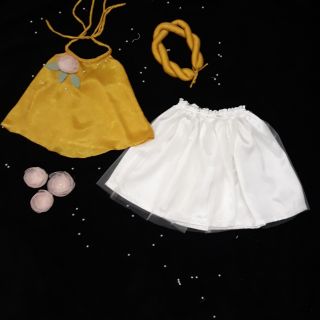 Yếm đào cho bé đi kèm mấn