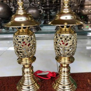 Đôi đèn thờ gia tiên