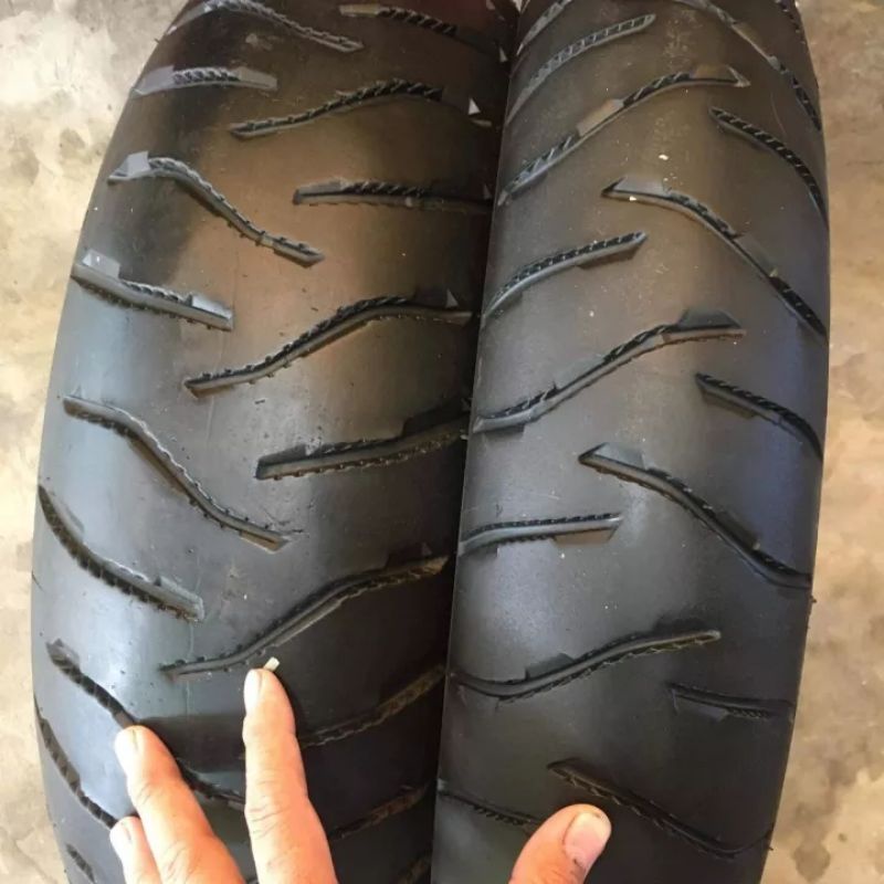 Lốp vỏ xe máy 100/90-19 và 110/80-19 và 120/70-19. hàng cao cấp đủ loại. lốp cũ tháo xe còn đẹp. giá cực rẻ