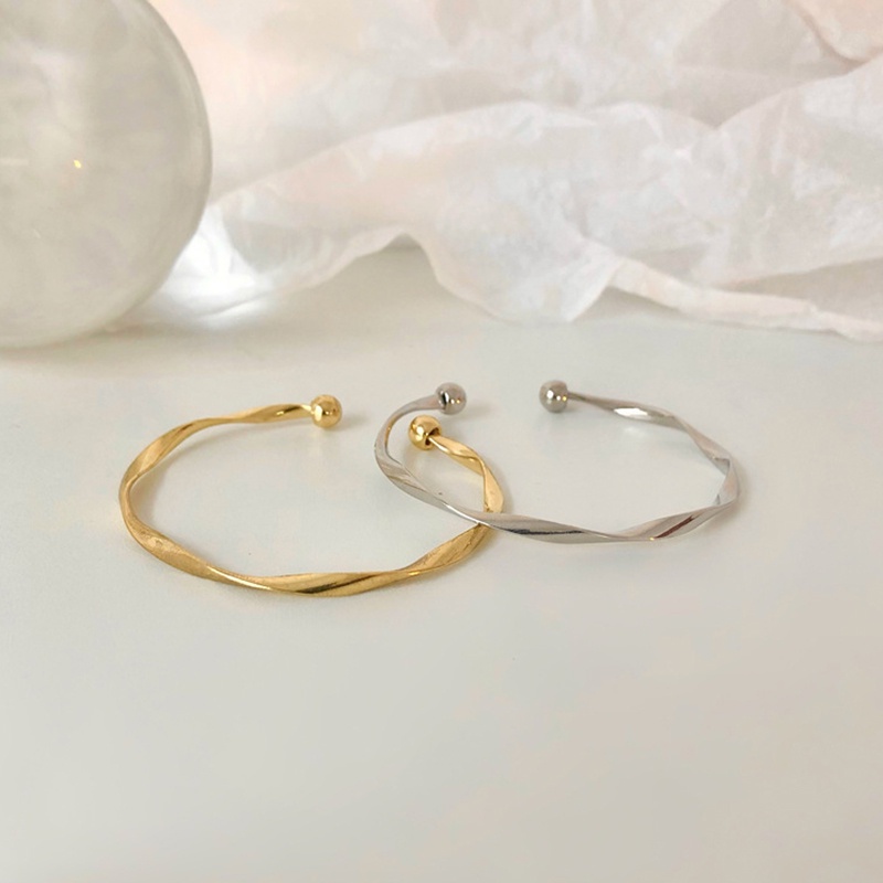 Vòng Tay JP6 Màu Trơn Hình Sóng Đơn Giản