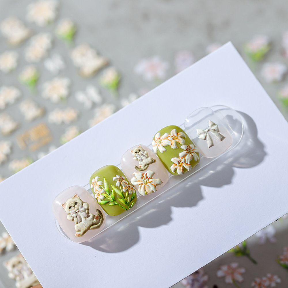 Miếng Dán Trang Trí Móng Tay Tự Dính Họa Tiết Gấu Hoạt Hình Dễ Thương