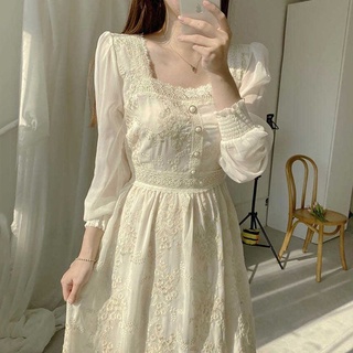 Váy trắng ren xòe dài công chúa nàng thơ