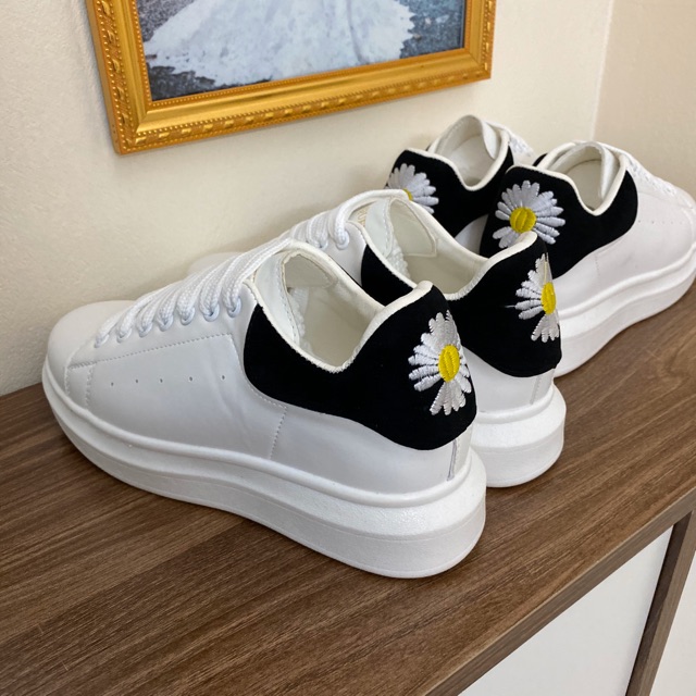 Giầy thể thao mc qeeeen hoa cúc mới nhất nam