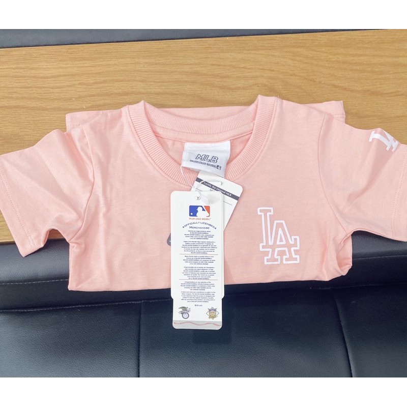 Áo kid hồng logo lưng chữ outline trước ngực