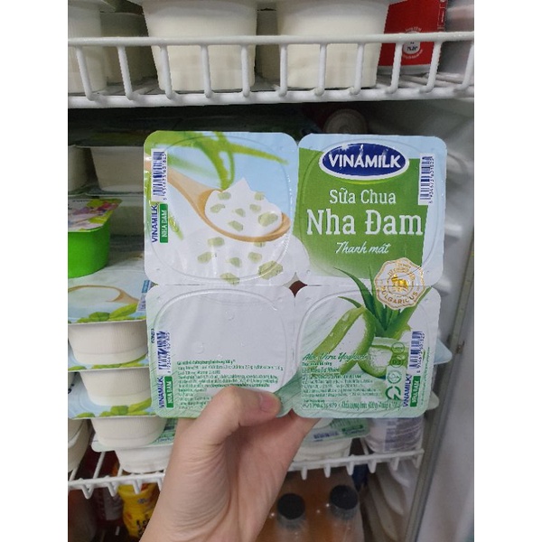 Lốc 4 hộp sữa chua Vinamilk nha đam