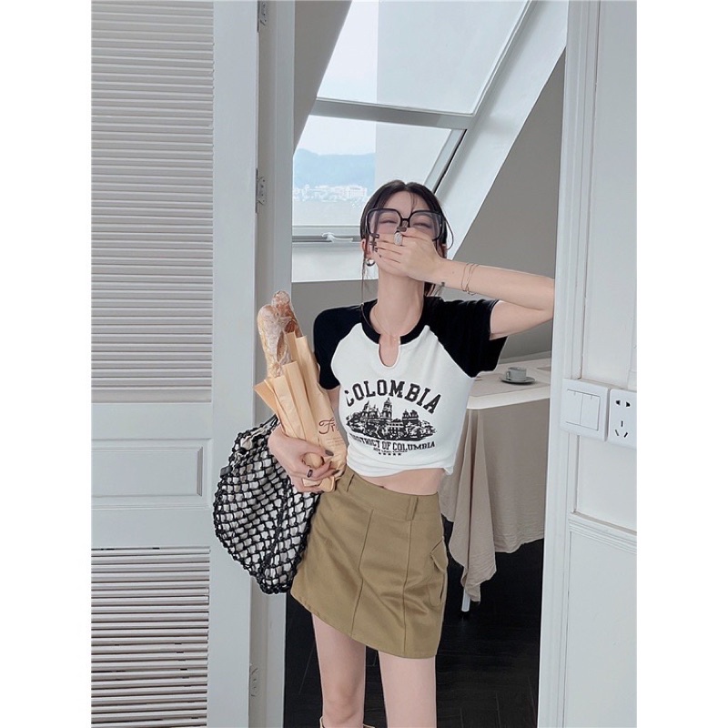 Áo Thun Croptop Tay Ngắn Cổ Khoét U Hoạ Tiết In Chữ Colombia