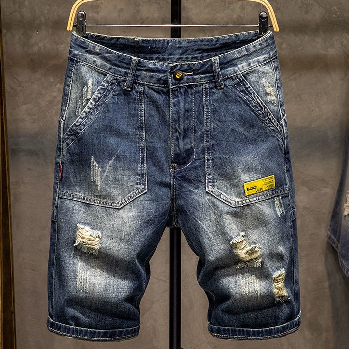 Quần jeans lửng rách gối phong cách thời trang mới cho nam