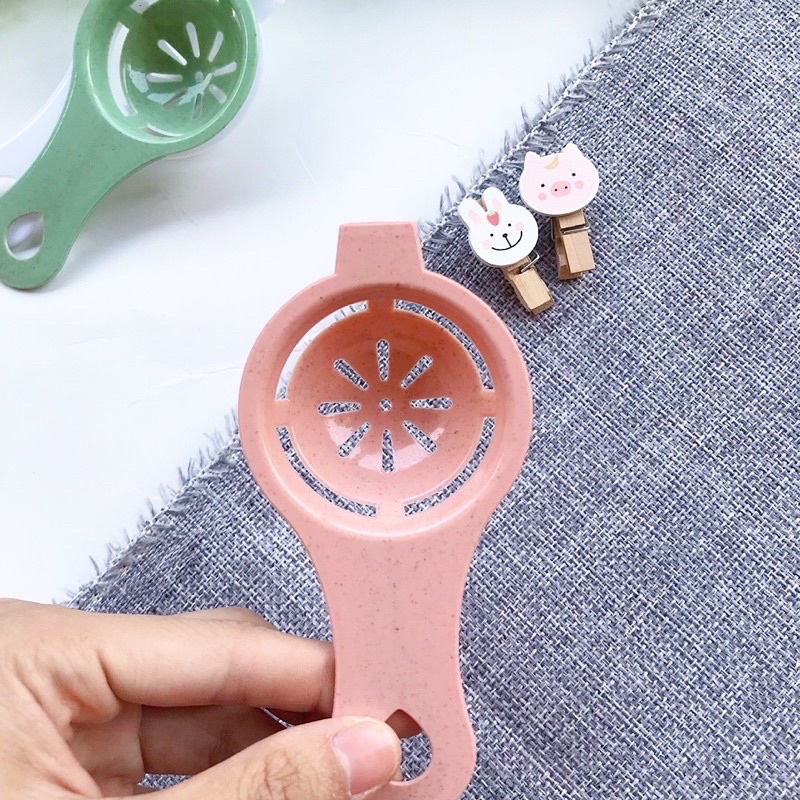 Dụng cụ tách lòng đỏ trứng tiện lợi