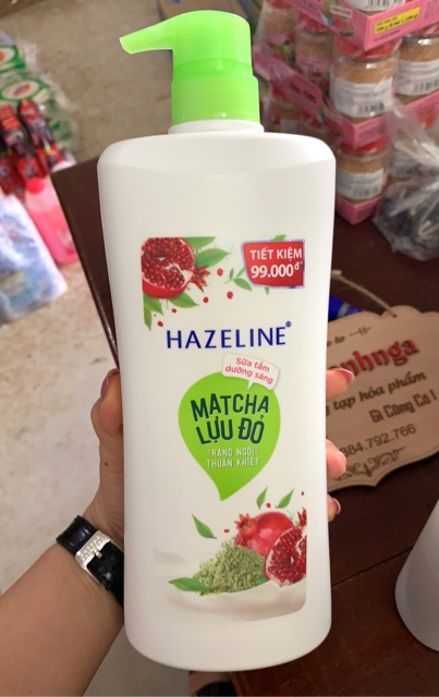 Sữa tắm dưỡng sáng da Hazeline matcha và lựu đỏ 900g