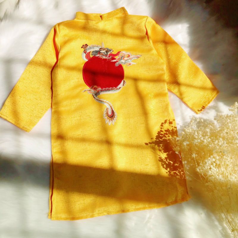 Áo dài bé trai gấm thêu rồng màu đỏ vàng trắng mặc đi chơi tết Nhâm Dần 2022