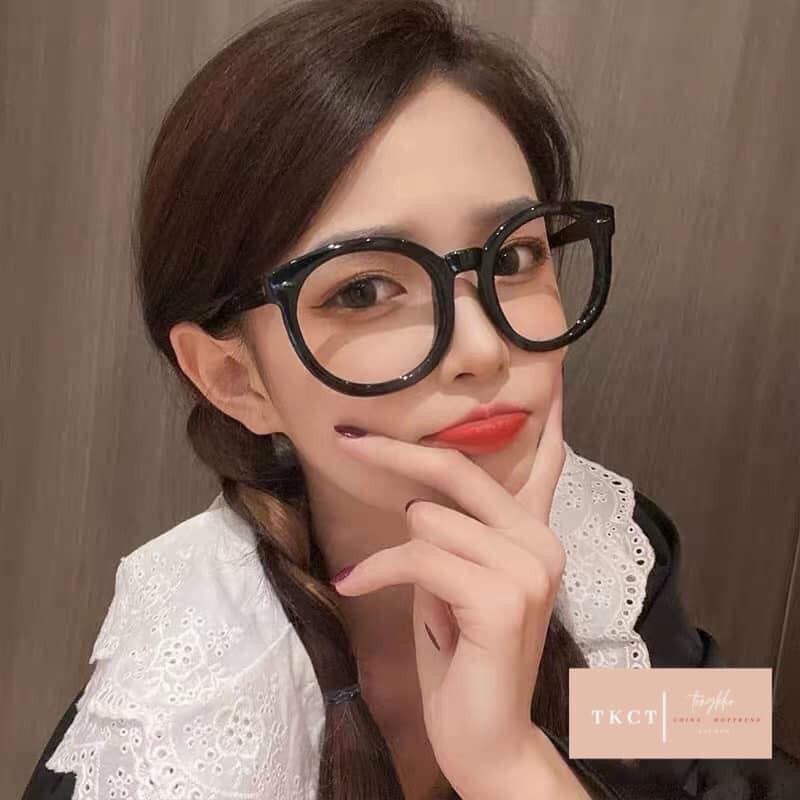 Kính thời trang mắt trắng gọng đen | BigBuy360 - bigbuy360.vn