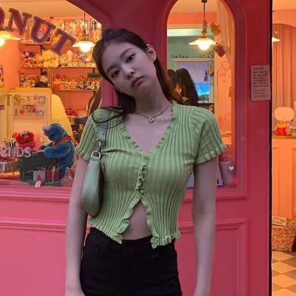 Áo dệt kim tay ngắn thiết kế xẻ trước phong cách Jennie BLACKPINK điệu đà thời trang cho nữ