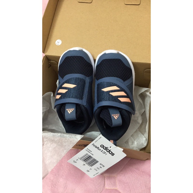 Giày adidas cho bé gái size 5/21