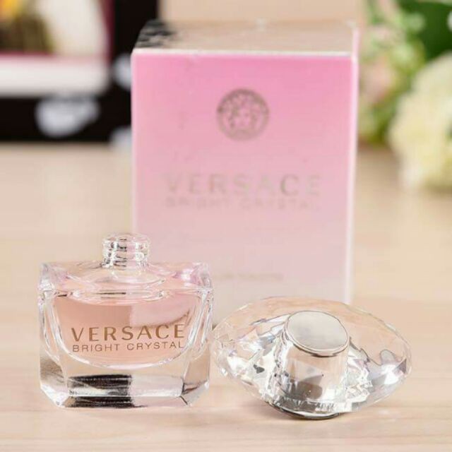 Nước Hoa Versace Bright Crystal Mini 5ml Nữ tính, gần gũi, năng động.