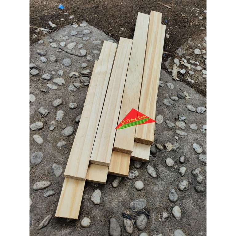 Thanh gỗ thông mới đẹp dài 30cm-40cm-50cm-60cm x rộng 3cm x dày 1.5cm đã bào láng 4 mặt rất thích hợp làm nẹp,khung sườn
