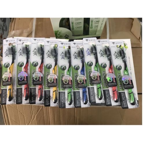 Bàn chải đánh răng than tre hoạt tính Hàn Quốc BOSSI 921