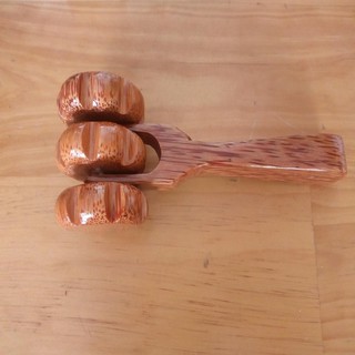 Dụng cụ massage lăn 3 bánh gỗ dừa