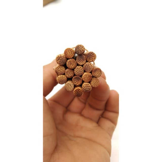 Đũa tre gác bếp - vót thủ công.