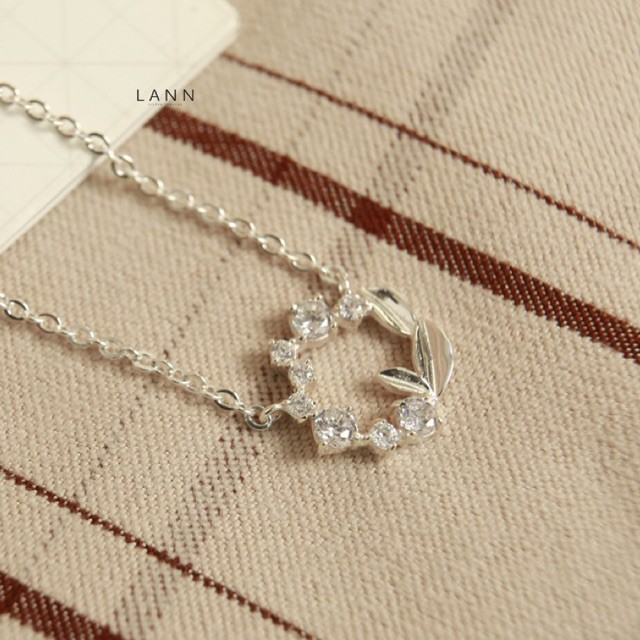Vòng cổ đường tròn đá to nhỏ gắn lá BẠC S925 LANN N120