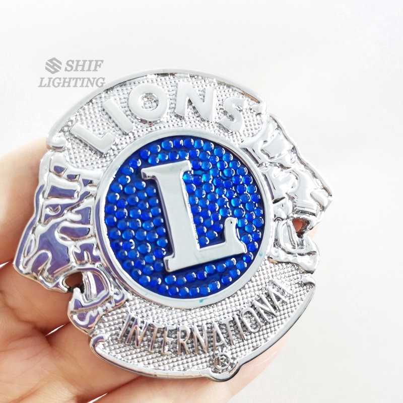 1 x Logo Kim Loại Hình Logo Vua Sư Tử Quốc Tế Trang Trí Xe Hơi
