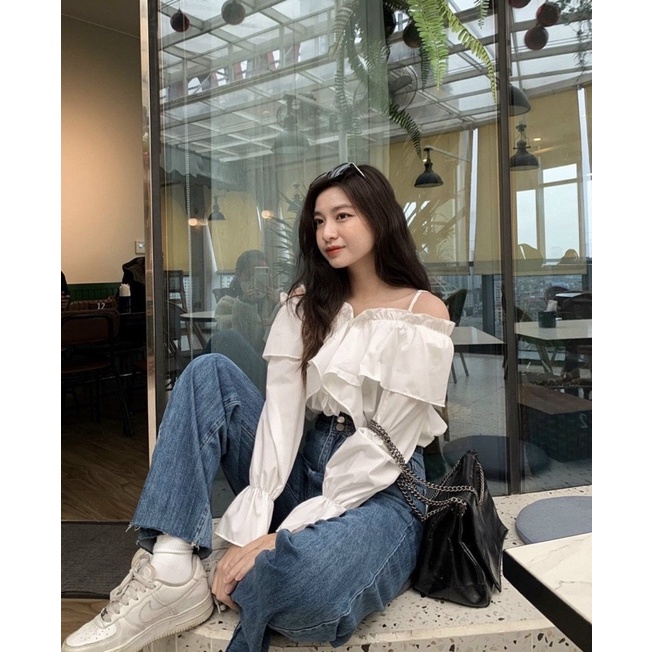 Áo trắng bèo rớt vai tay dài