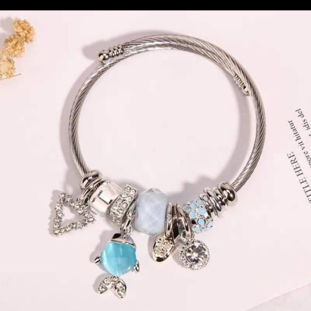vòng tay charm