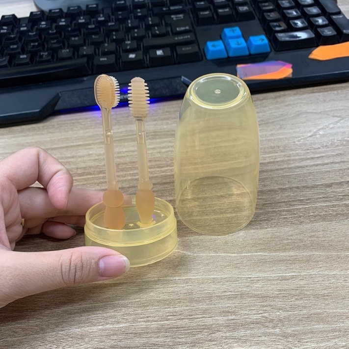 Bộ rơ lưỡi và bàn chải đắng răng silicon có kèm cốc tiện lợi cho bé