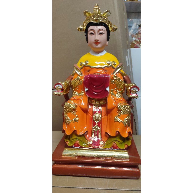 Tôn tượng mẹ sanh mẹ độ.
