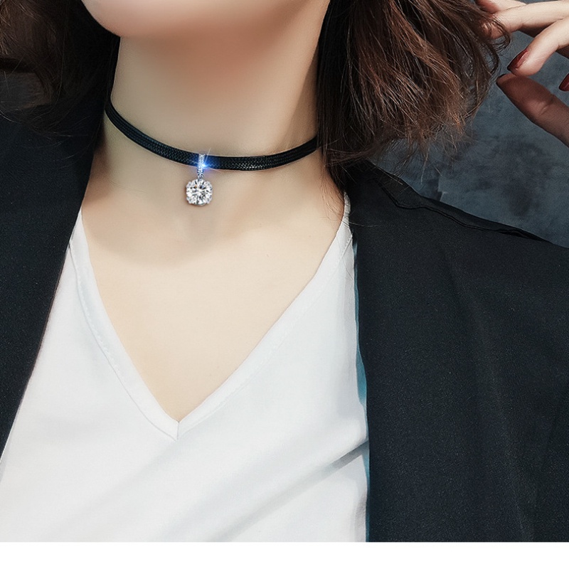 Vòng Cổ Choker Dây Da Ngắn Đính Đá Zircon Lấp Lánh Phong Cách Hàn Quốc Cho Nữ