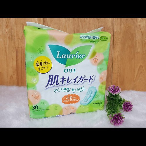 Set 2 gói băng vệ sinh Laurier ngày không cánh (2x 30 miếng) Nhật Bản