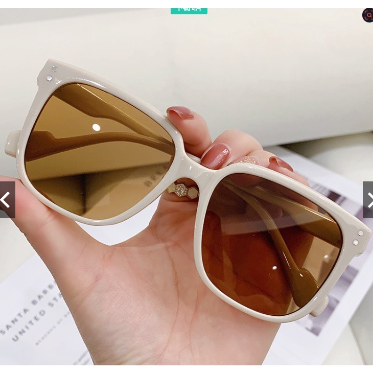 Kính Mát Gọng Vuông Siêu Thoải Mái Thời Trang