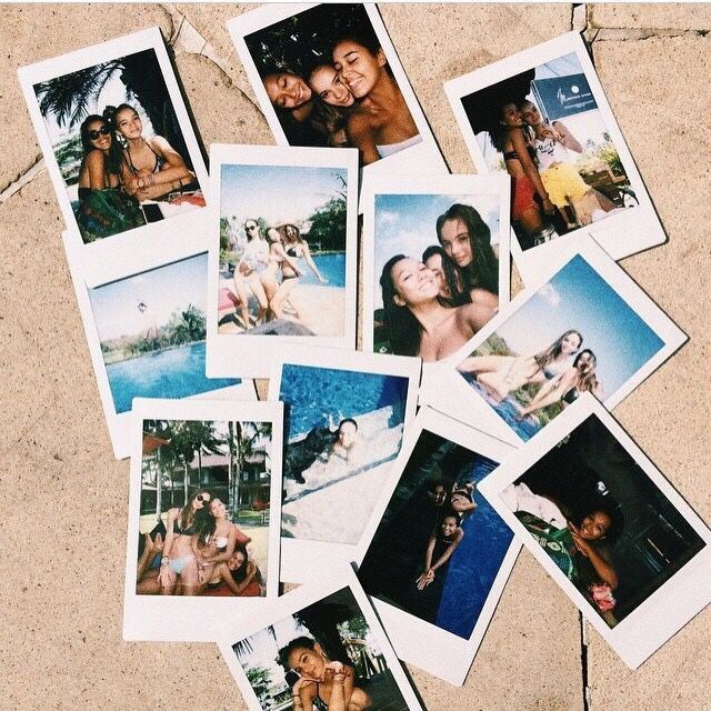 Film chụp lấy liền Fujifilm Instax Mini viền trắng - Hàng chính hãng