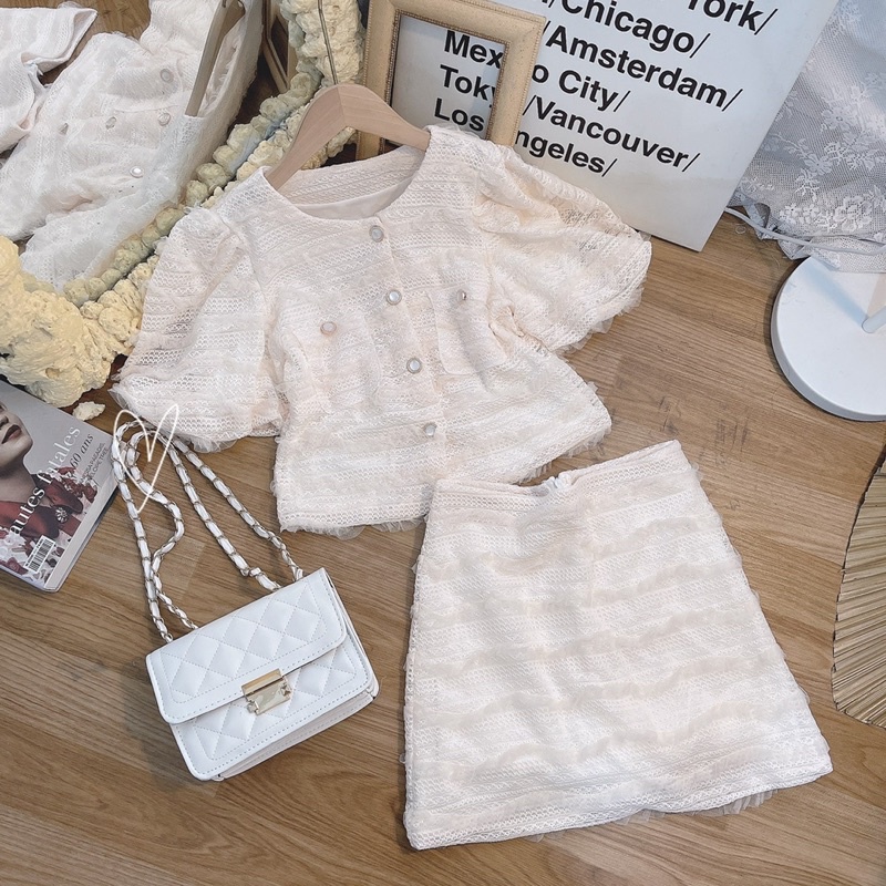 SET ÁO CROPTOP BÔNG REN NỔI + CHÂN VÁY KEM