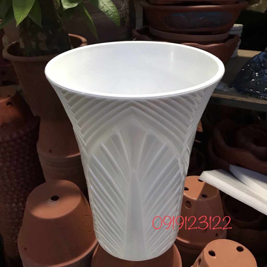Chậu Nhựa Ống Giả Sứ Hoa Văn Chiếc Lá (25x33x16.5cm) bền chắc, rất đẹp và trang nhã, phù hợp hoa kiểng, cây ăn trái