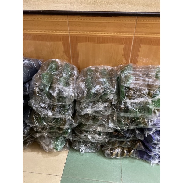 Dép lỗ nhựa đi trong nhà và nhà tắm