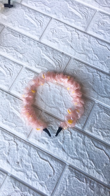 Bờm tóc hoa cúc hot trend