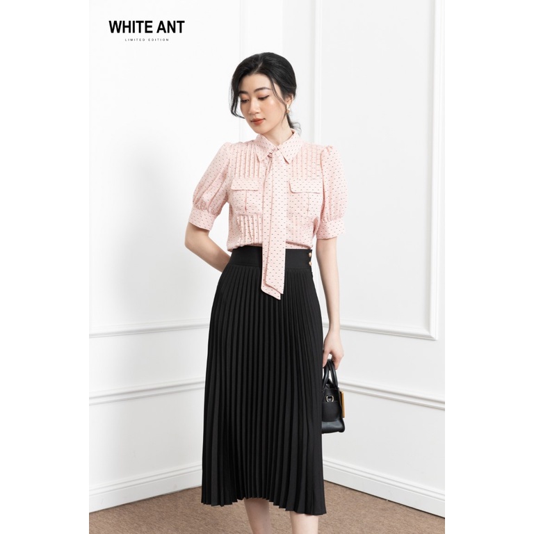 Áo Sơ Mi Nữ Công Sở Ngắn Tay WHITE ANT Cổ Đức Xếp Ly Họa Tiết Chấm Bi, Chất Liệu Chiffon Thoáng Mát 171412013.050