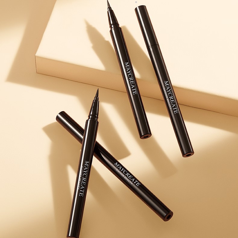 MAYCREATE – Bút kẻ mắt Charm Cool Black Eyeliner