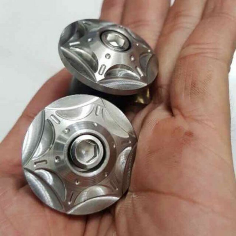 gù salaya tay lái bạc titan