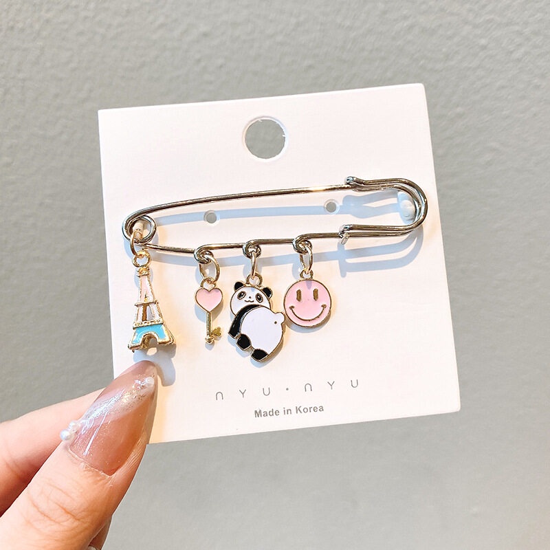 Ghim Cài Thắt Lưng Hình Thỏ Mèo May Mắn Phối Tua Rua Dễ Thương Cho Nam Và Nữ