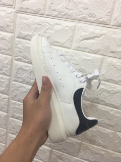 Sneaker mcqueen trắng