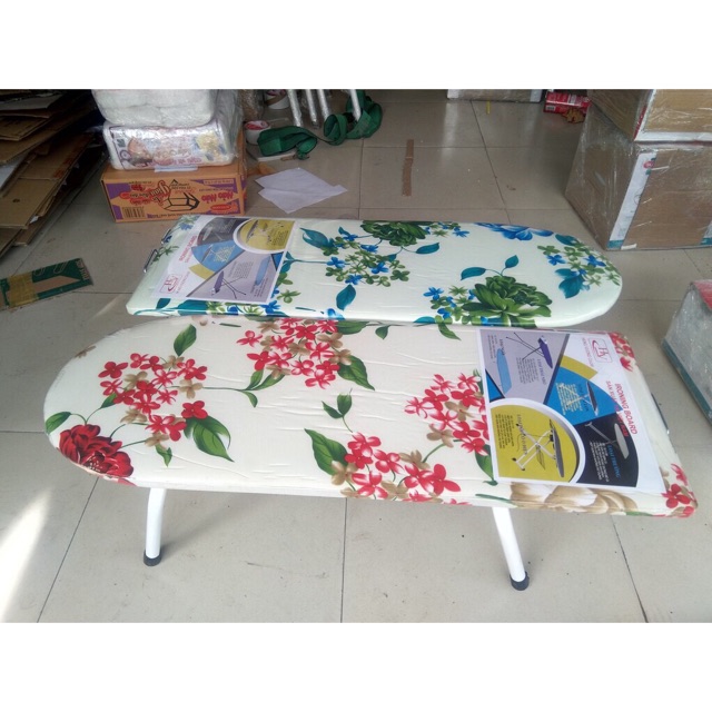 Bàn để ủi quần áo dạng ngồi. (Họa tiết có thể khác hình tùy từng đợt) | BigBuy360 - bigbuy360.vn