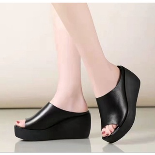 Dép đế xuồng quai da