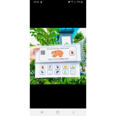 Học liệu Montessori tiếng anh kèm file nghe quét mã QR làm bằng giấy in ảnh (1 bộ gồm 4 cuốn)