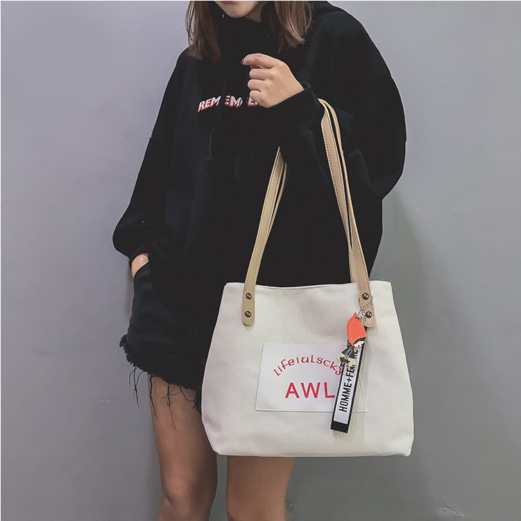 Túi Xách Nữ Túi Đeo Chéo Nữ Thời Trang XM695 Màu Đen Trắng Thiết Kế Nổi Bật Phong Cách Trẻ Hàn Quốc Mới Nhất | BigBuy360 - bigbuy360.vn