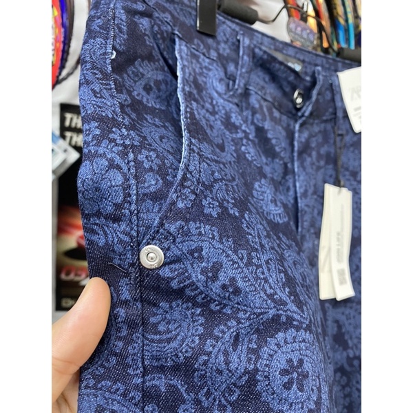 Quần short Zara vải jeans hoa văn