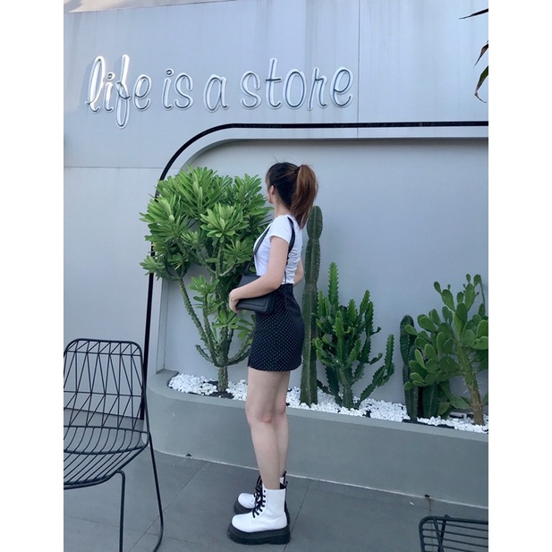 Boots cao cổ đen và trắng được bác Hằng review đế bánh mì 8cm kèm ảnh thật | BigBuy360 - bigbuy360.vn