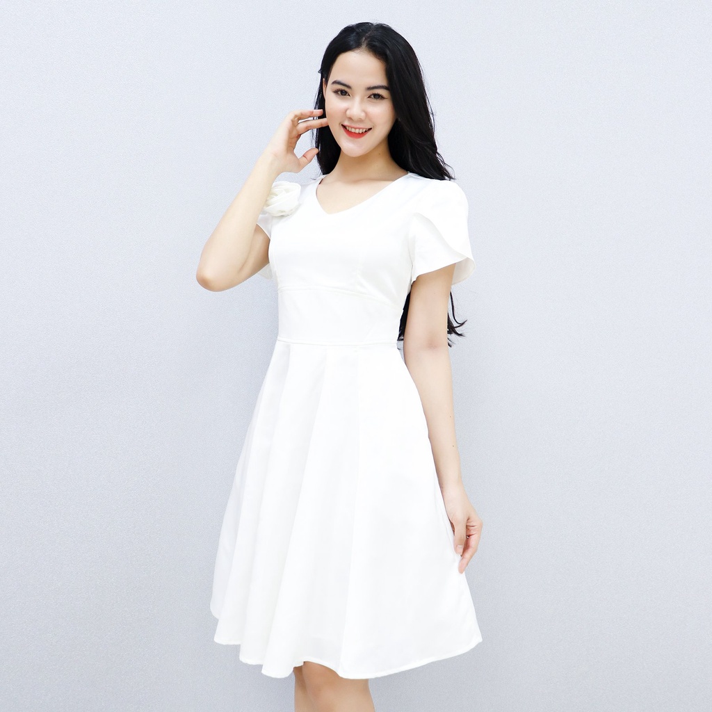 Đầm Lụa Dự Tiệc Công Sở Sang Trọng Bigsize AMYRA , Thiết Kế Dáng Xòe Tay Ngắn Đính Hoa Ngực Trẻ Trung Cao Cấp DA194