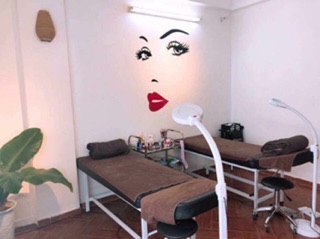 Tranh Mica 3d Mắt Môi -spa Cao Cấp
